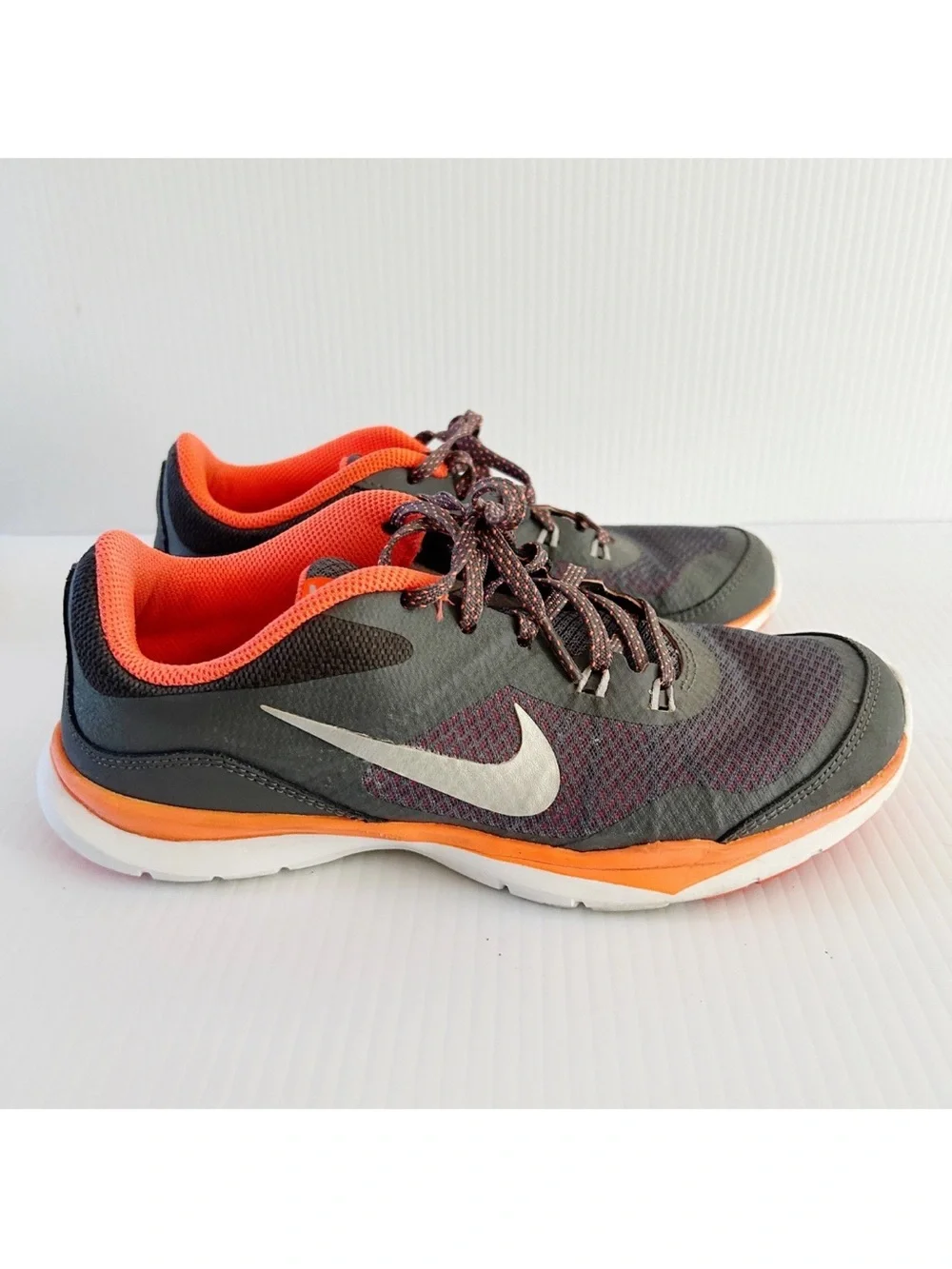 Nike Flex Trainer 5 Womens Size 7 Gray Orange Running Shoes Lace Up 724858-012